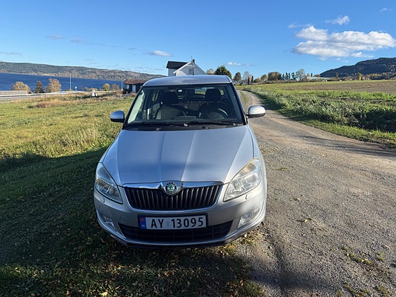 Skoda Fabia 2 of 30