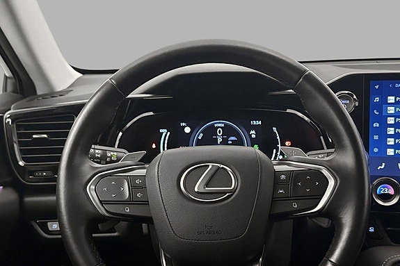 Lexus NX450h 11 of 20