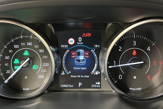 Jaguar E-PACE 13 of 22