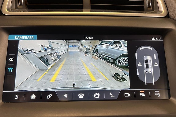 Jaguar E-PACE 16 of 22