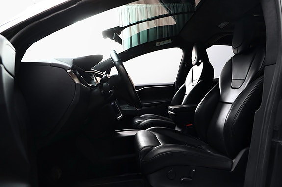 Tesla Model X 12 of 27