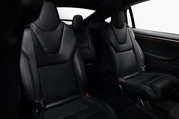 Tesla Model X 14 of 27