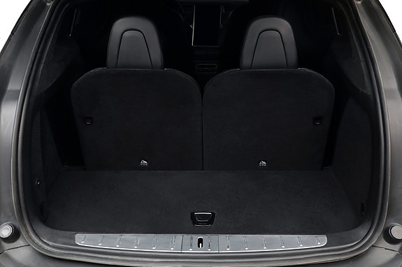 Tesla Model X 7 of 27