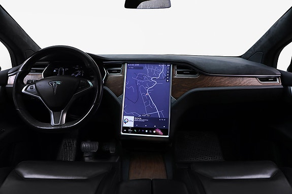 Tesla Model X 16 of 27