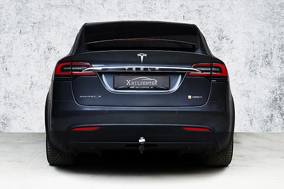 Tesla Model X 6 of 27