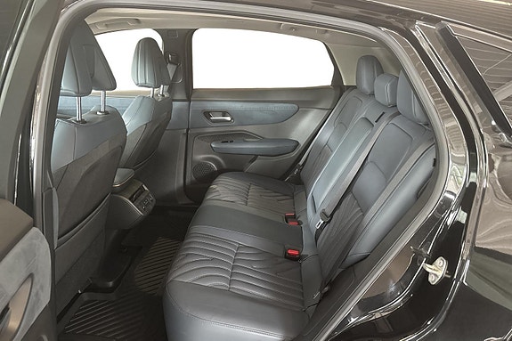 Nissan Ariya 7 of 26