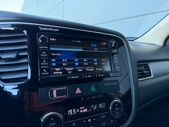 Mitsubishi Outlander 27 of 30