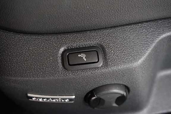 Volkswagen Golf VII 23 of 28