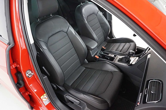 Volkswagen Golf VII 14 of 28