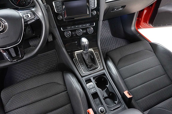 Volkswagen Golf VII 21 of 28
