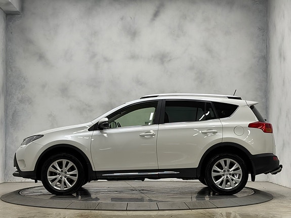 Toyota RAV4 12 of 30