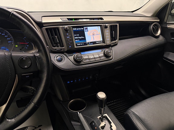 Toyota RAV4 28 of 30