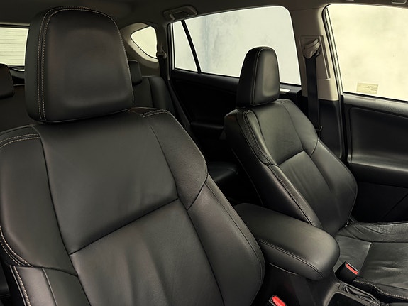 Toyota RAV4 25 of 30