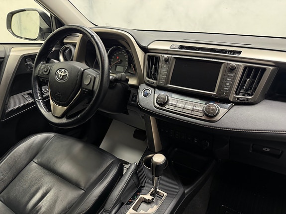 Toyota RAV4 27 of 30