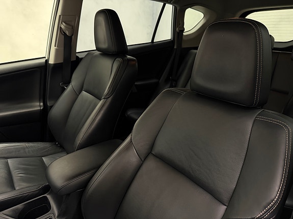 Toyota RAV4 19 of 30