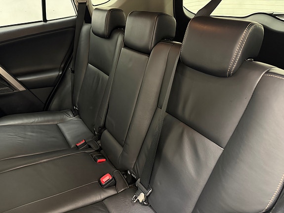 Toyota RAV4 21 of 30