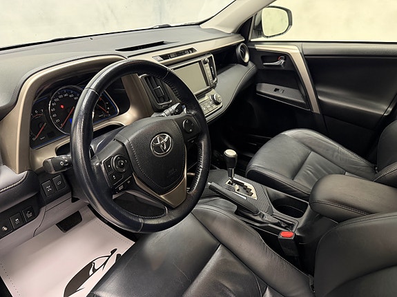 Toyota RAV4 20 of 30