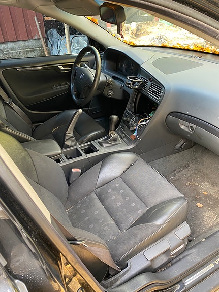 Volvo V70 7 of 11