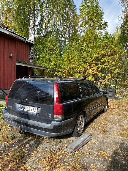 Volvo V70 4 of 11