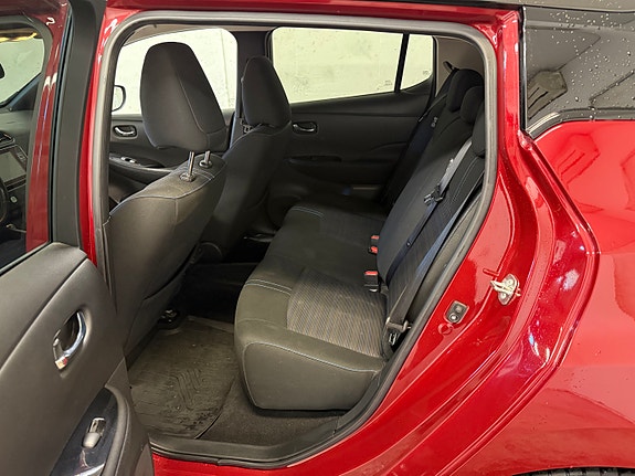 Nissan Leaf 22 of 25