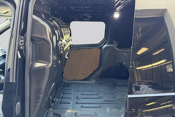 Ford Transit Connect 13 of 17