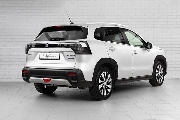 Suzuki S-Cross 2 of 27