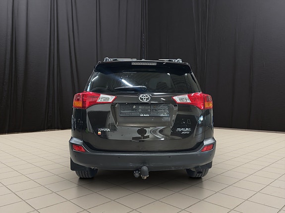 Toyota RAV4 4 of 26