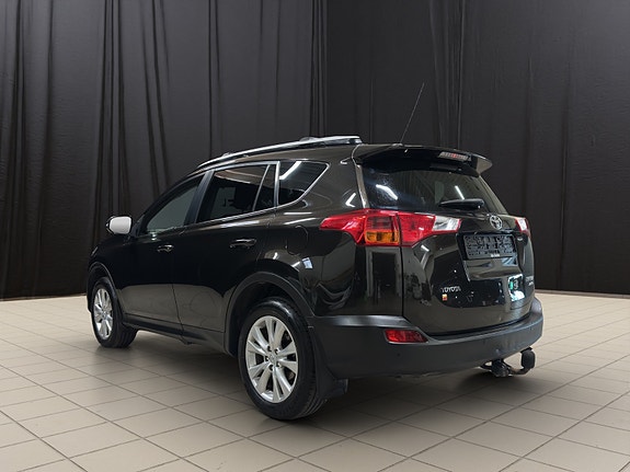 Toyota RAV4 3 of 26