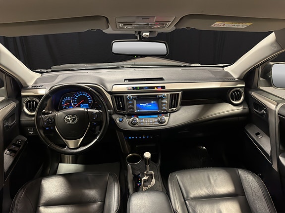 Toyota RAV4 13 of 26