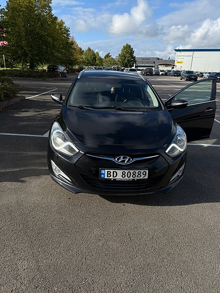 Hyundai i40 2 of 16