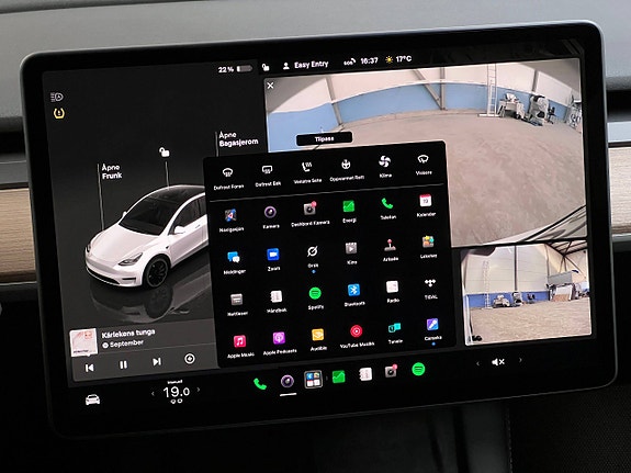 Tesla Model Y 27 of 30