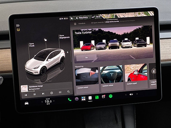 Tesla Model Y 29 of 30