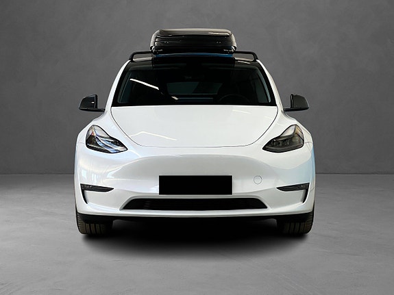 Tesla Model Y 2 of 30