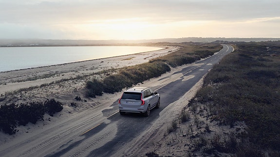 Volvo XC90 9 of 28