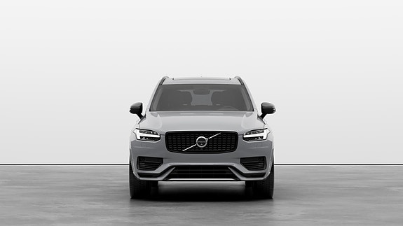 Volvo XC90 3 of 28