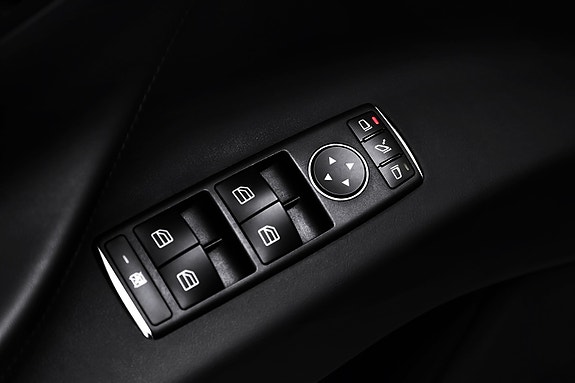 Tesla Model X 19 of 25