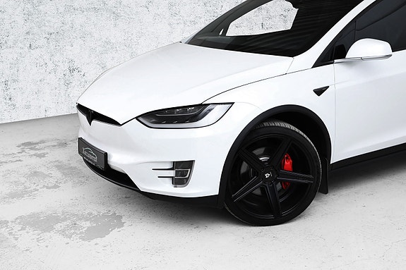 Tesla Model X 4 of 25