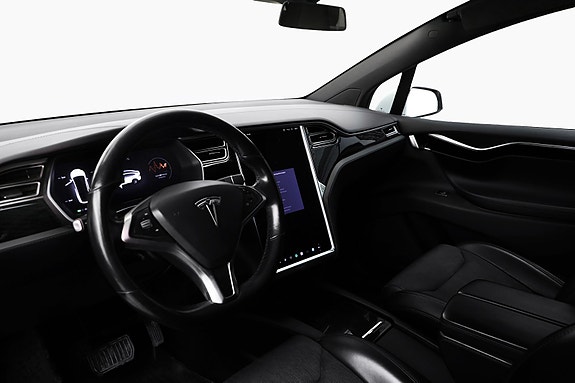 Tesla Model X 10 of 25