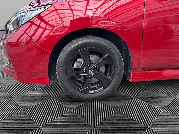 Nissan Leaf 16 of 17