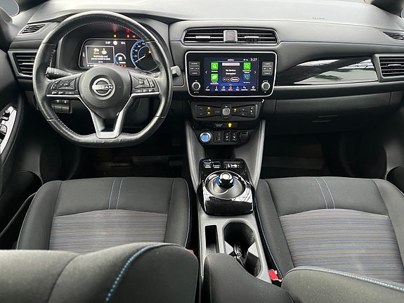 Nissan Leaf 3 of 17