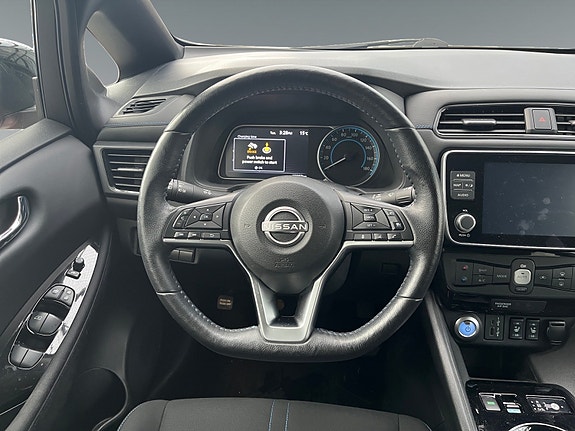 Nissan Leaf 11 of 17