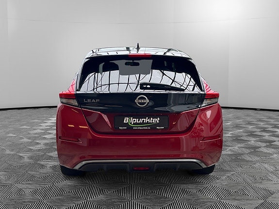 Nissan Leaf 6 of 17