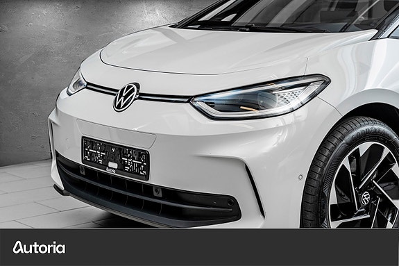 Volkswagen ID.3 2 of 23
