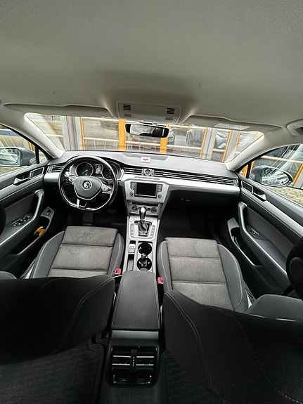 Volkswagen Passat 6 of 13