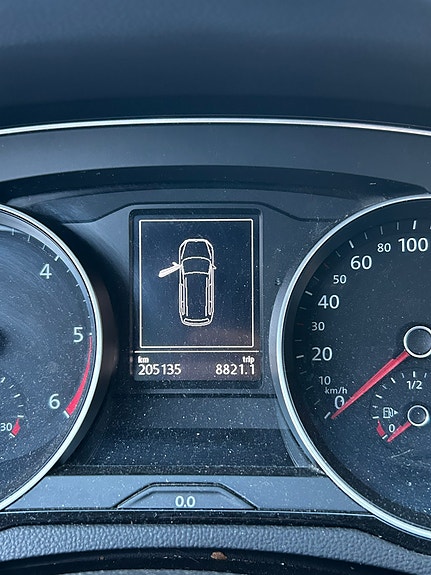 Volkswagen Passat 10 of 13
