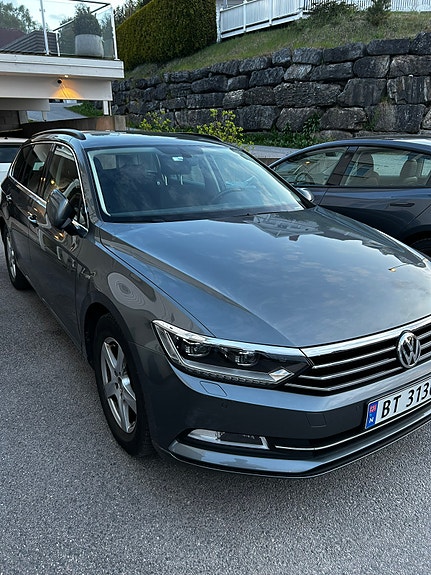 Volkswagen Passat 3 of 13