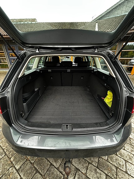 Volkswagen Passat 8 of 13