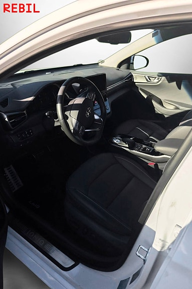 Hyundai IONIQ 6 of 12