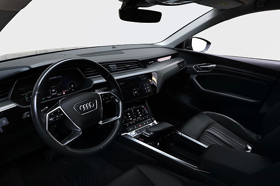 Audi e-tron Sportback 10 of 26