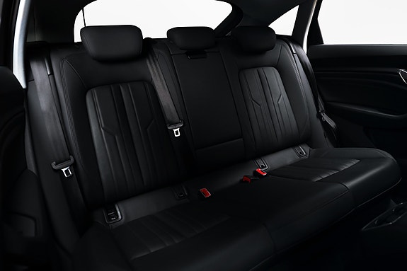 Audi e-tron Sportback 13 of 26